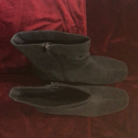 Bare Traps - Picture 5 of 9